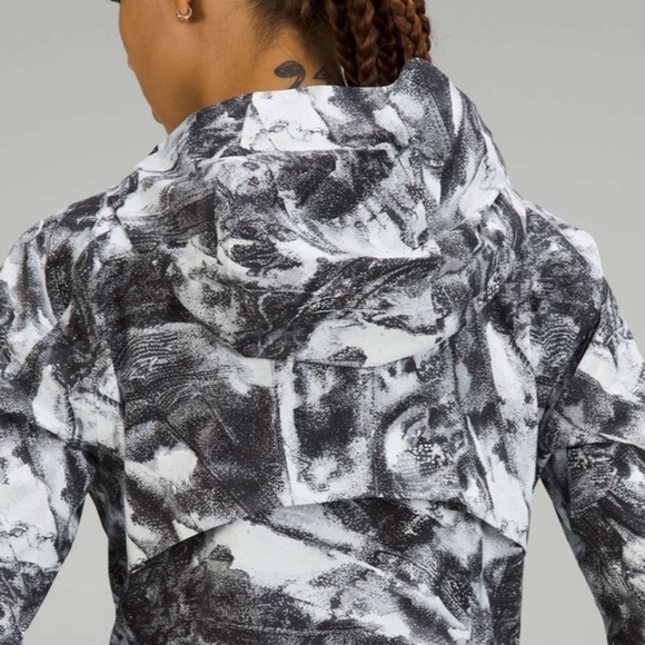 Lululemon Break A Trail Jacket Take Flight Grey Multi Hooded Windbreaker 8 EUC - Picture 8 of 9